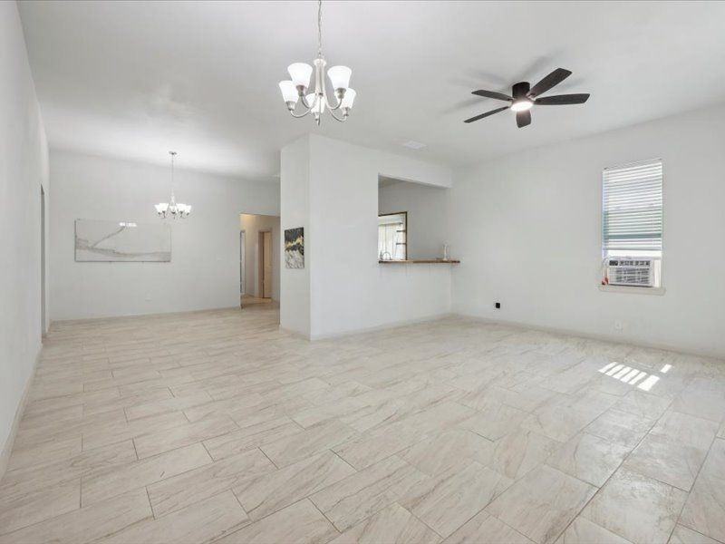 2290 Orange St - Photo 3 of 12