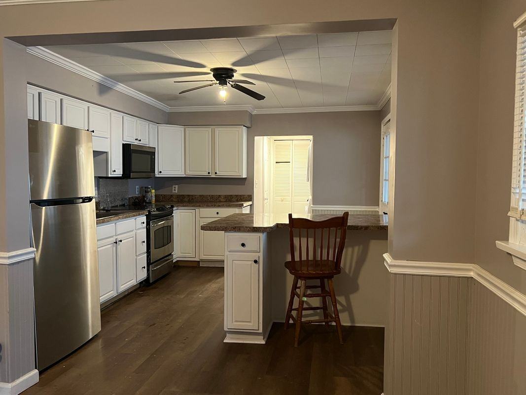 98 Pine St - Photo 2 of 9