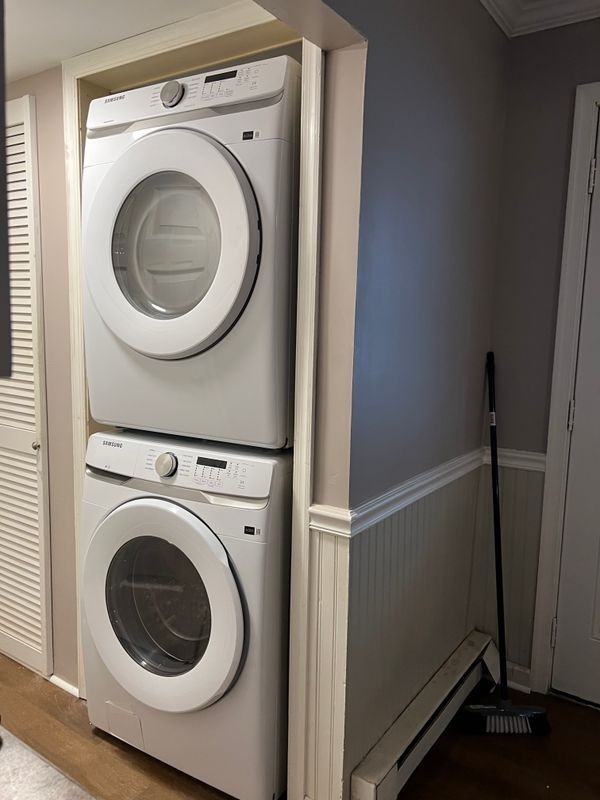 98 Pine St - Photo 3 of 9