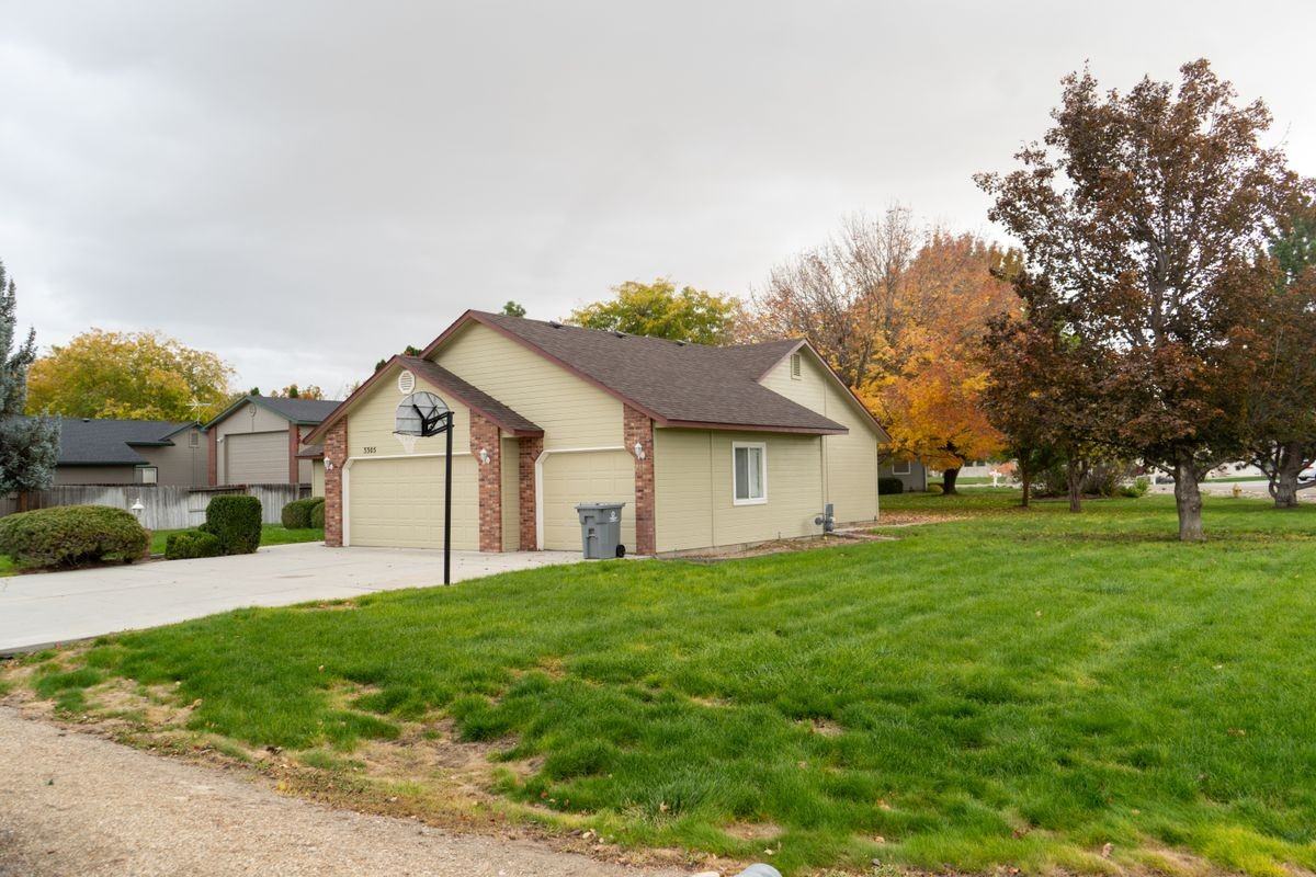 3305 Kaden Ln - Photo 3 of 36