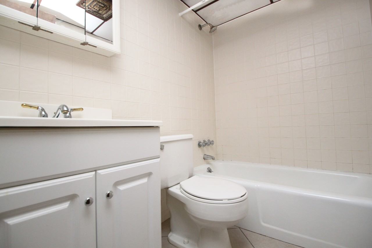 325 N Craig St #502 - Photo 6 of 7