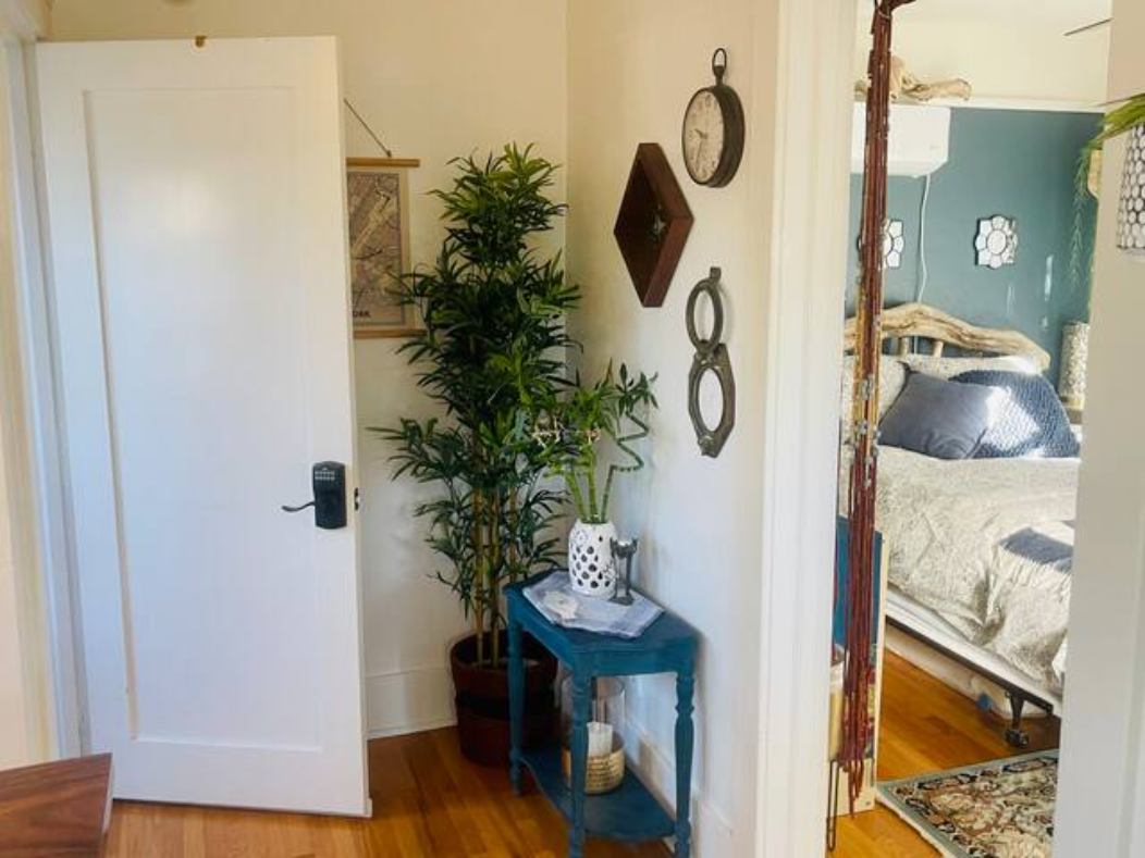 2910 Grape St - Photo 6 of 41