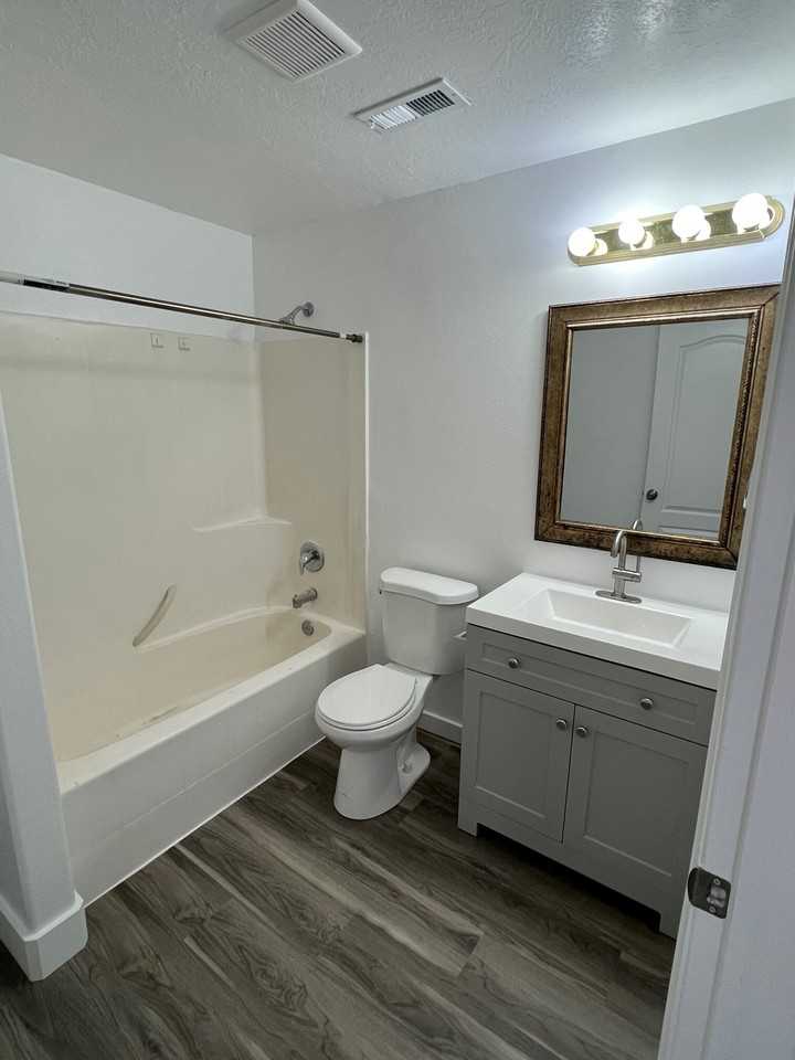 722 Ws #724 - Photo 4 of 22