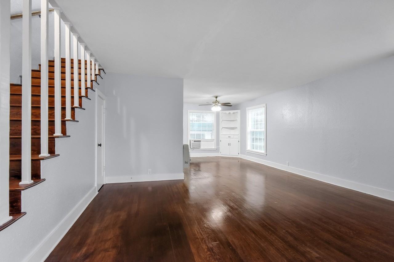 619 E Pacific St #A - Photo 4 of 20