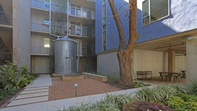 1221 Broadway #18-6 - Photo 3 of 5