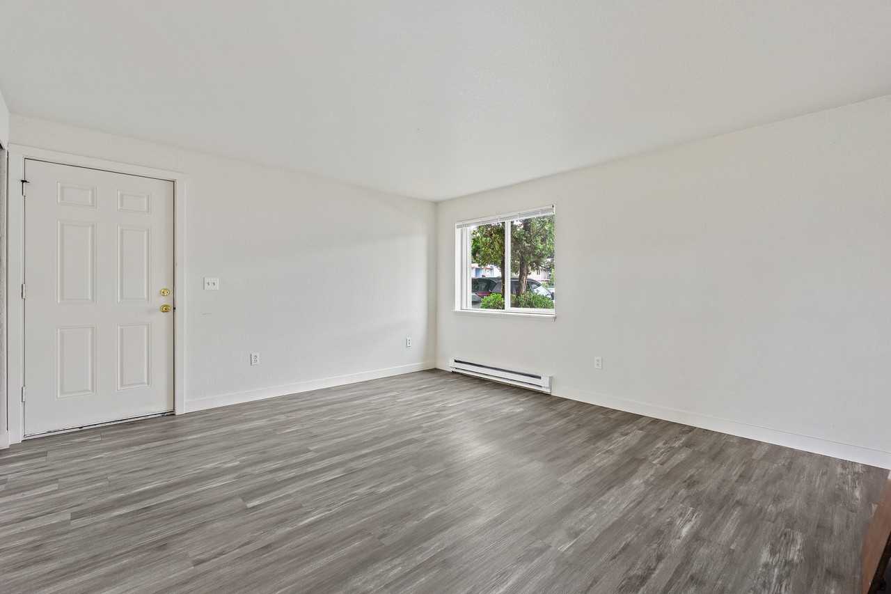 7521 10th Avenue Ct E #A - Photo 2 of 21