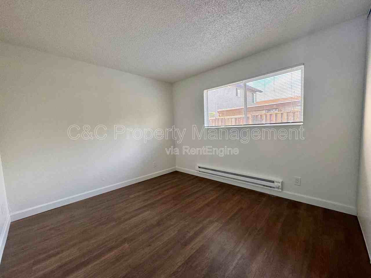 290 Pennsylvania Dr #4 - Photo 6 of 8