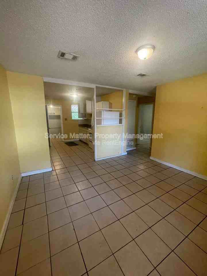 2603 W Belmont St - Photo 2 of 9