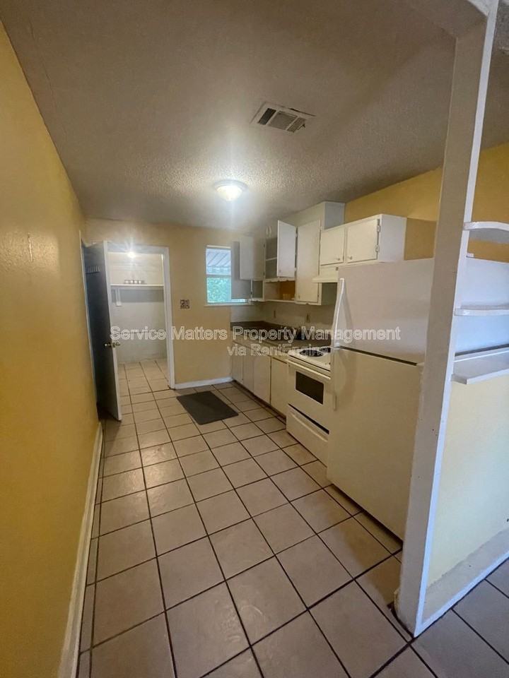 2603 W Belmont St - Photo 3 of 9