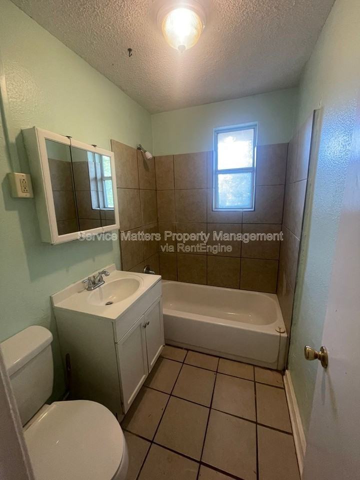 2603 W Belmont St - Photo 6 of 9