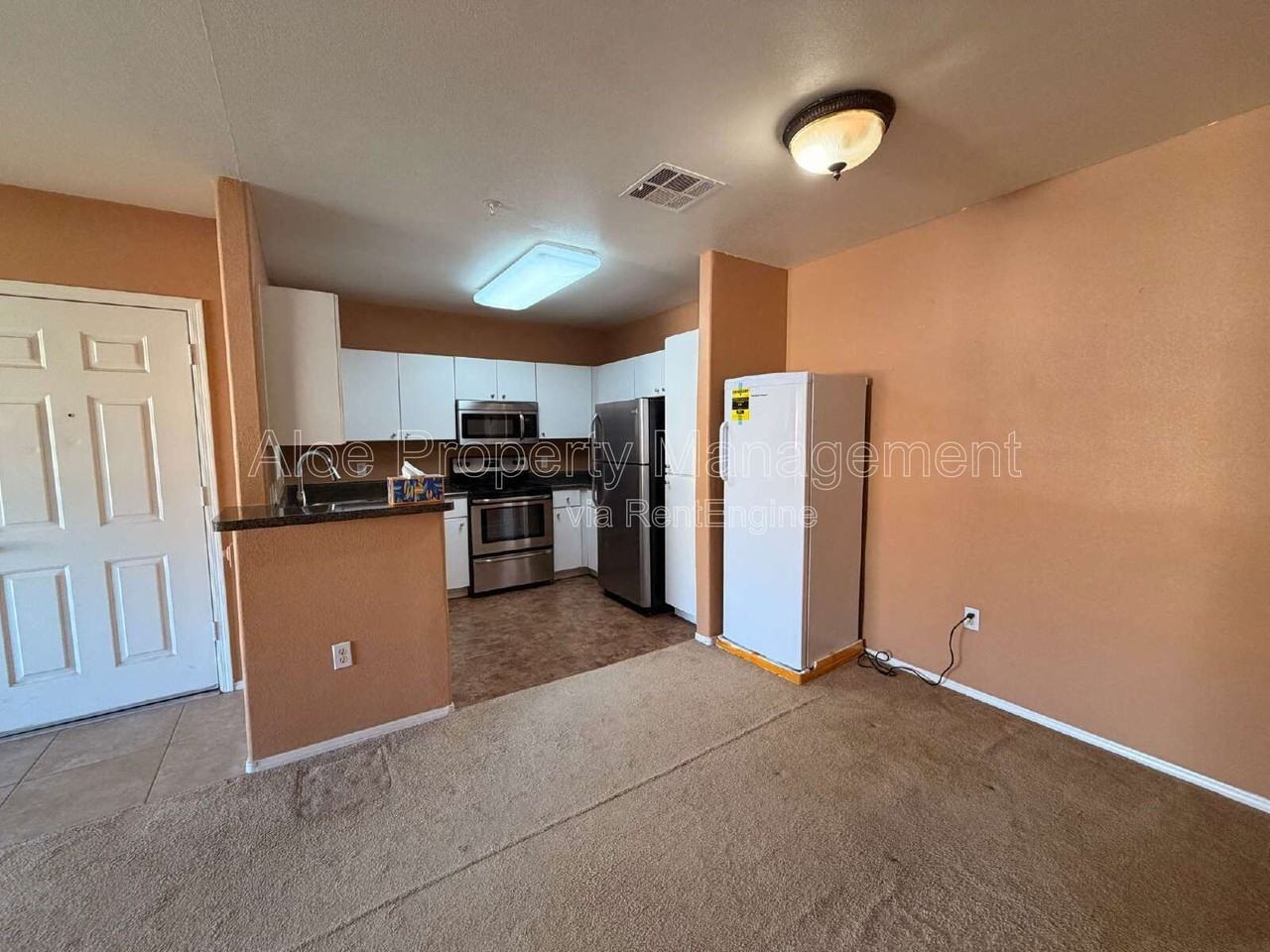 1295 N Ash St #923 - Photo 7 of 17