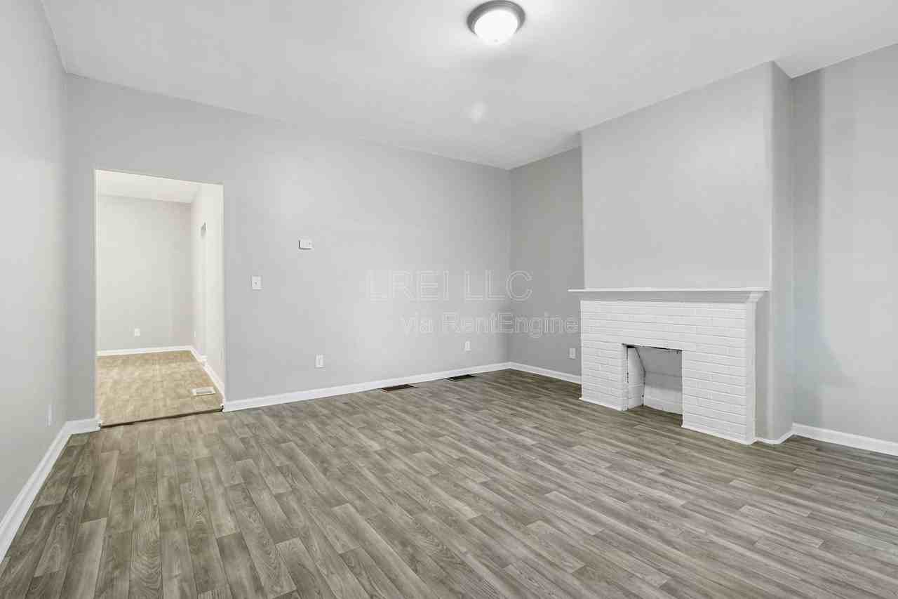 2922 Duncan St - Photo 3 of 11