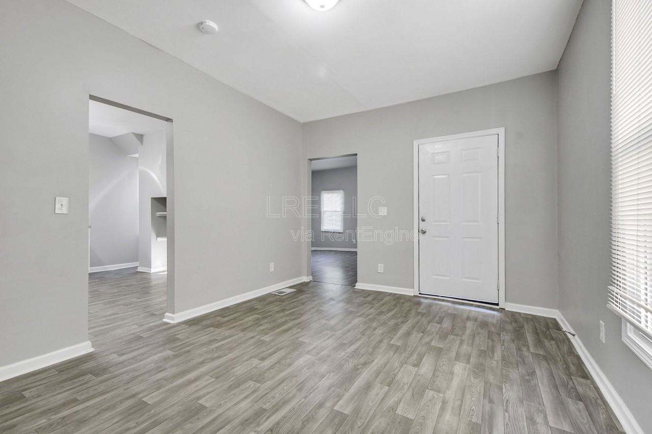 2922 Duncan St - Photo 4 of 11