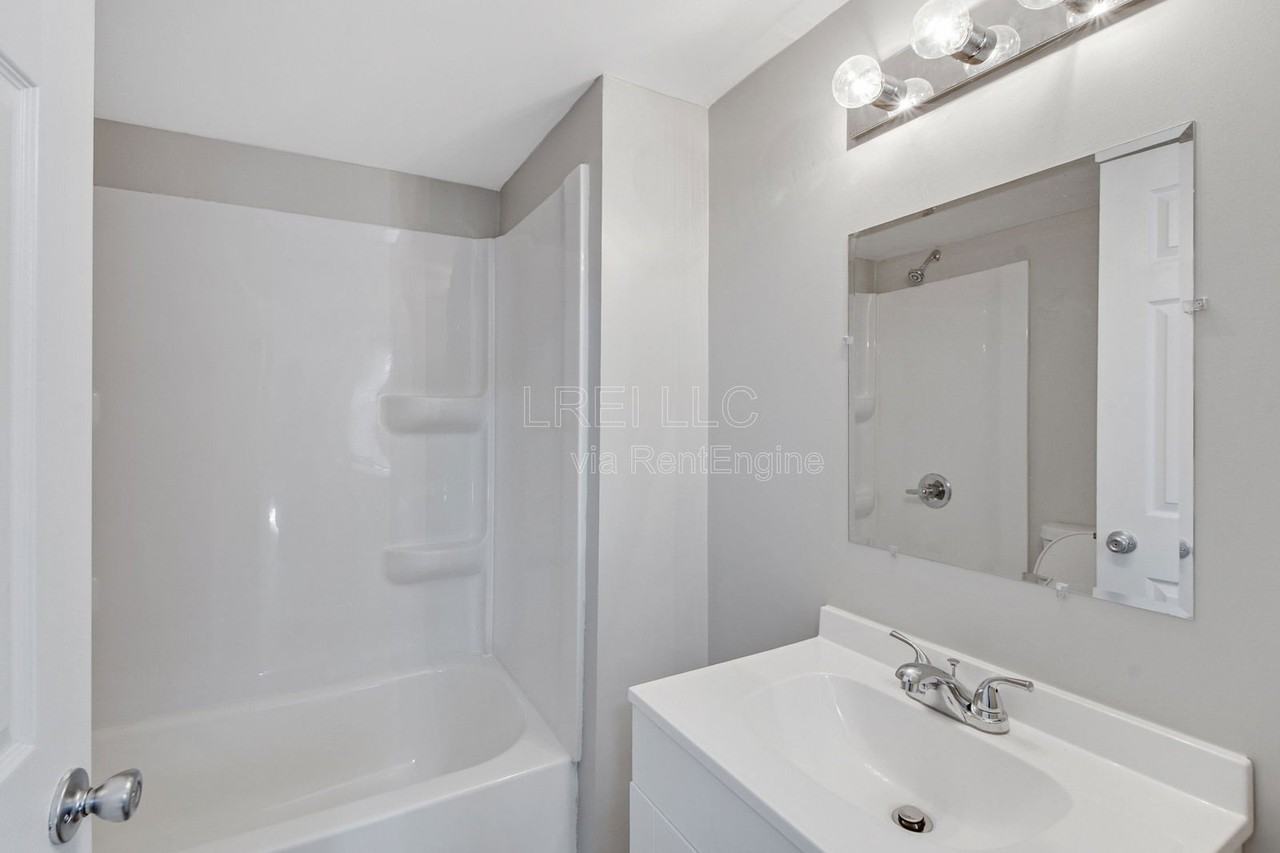 2922 Duncan St - Photo 6 of 11