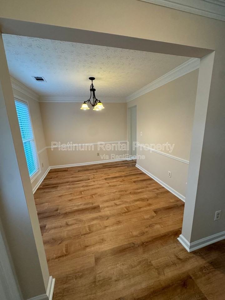 1444 Glenfield Drive - Photo 5 of 43