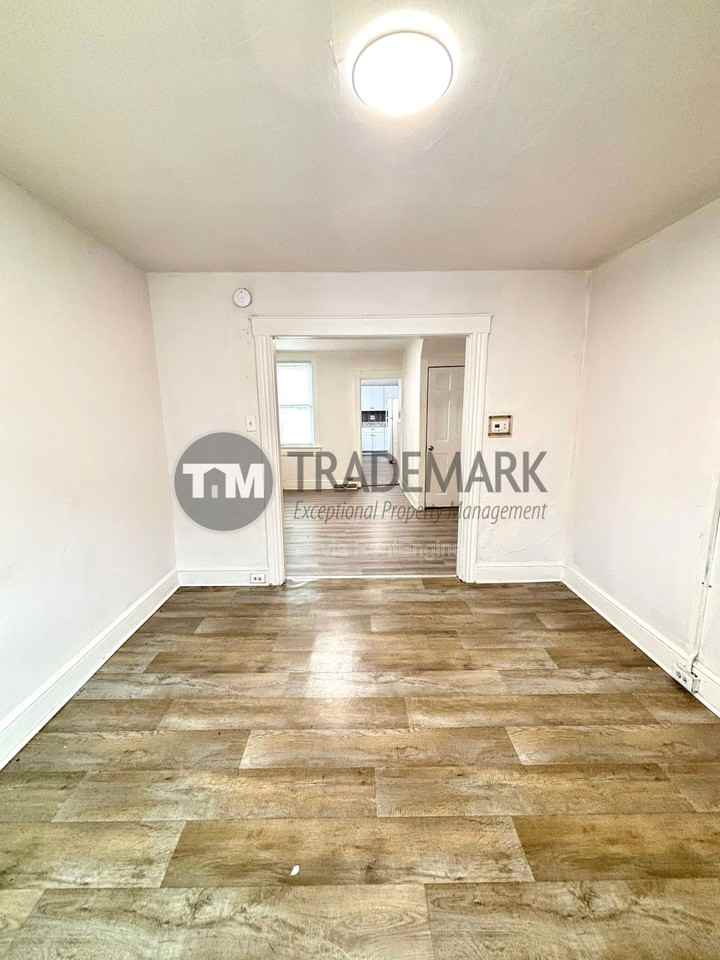 513 Green Street - Photo 2 of 19