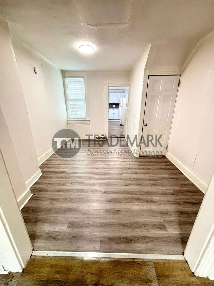 513 Green Street - Photo 4 of 19