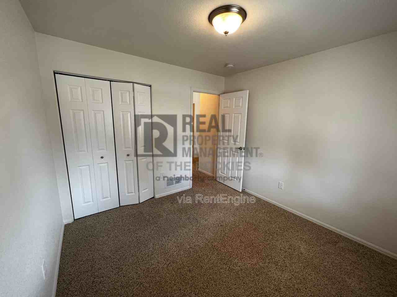 2214 Ballard Ln - Photo 7 of 41