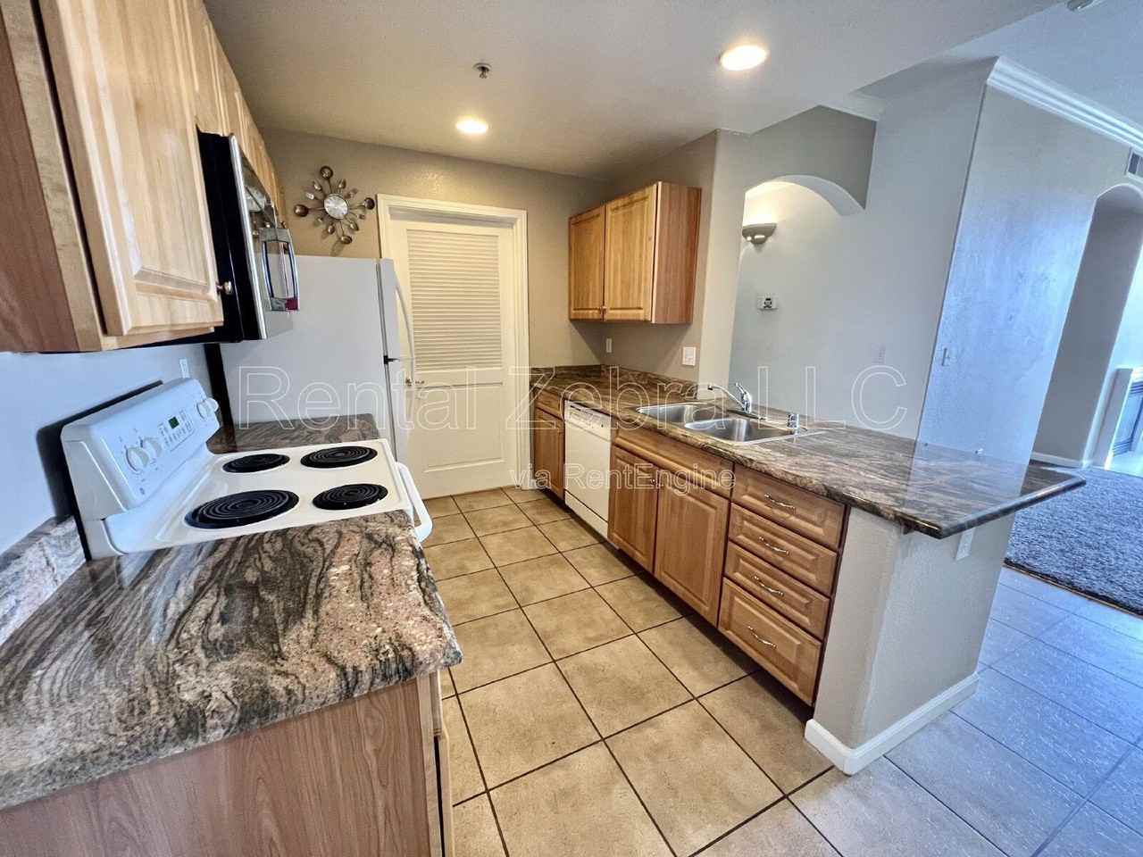 1360 Shady Ln