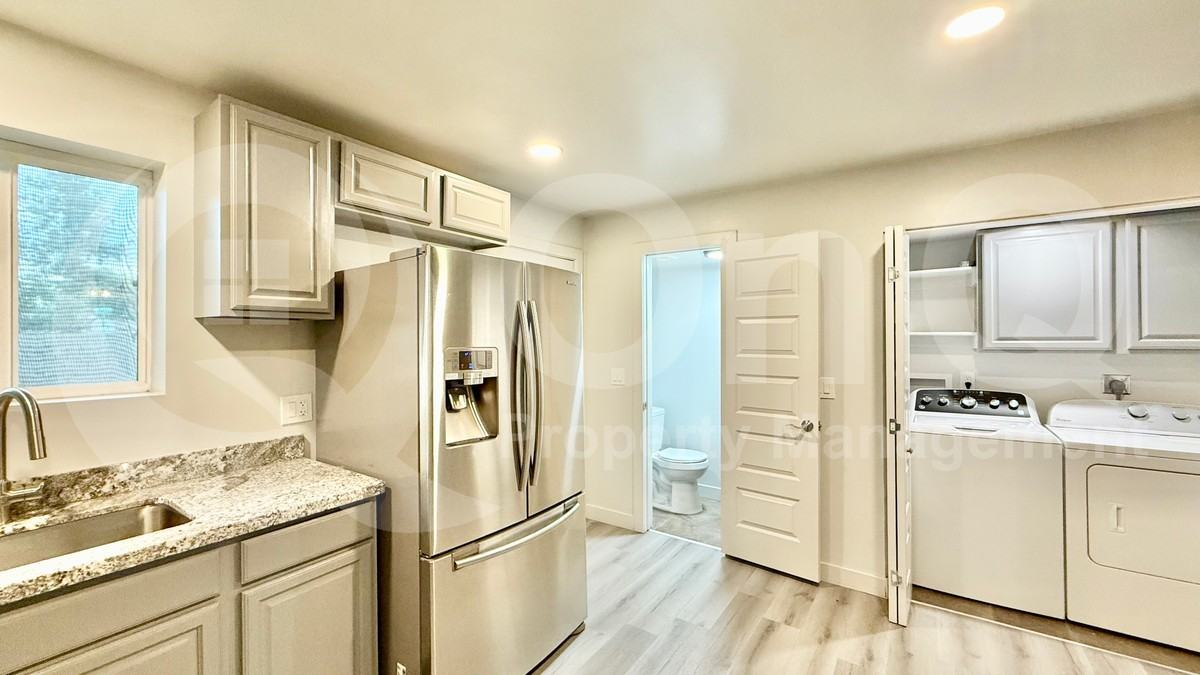 6108 West Townley Avenue - Photo 4 of 14