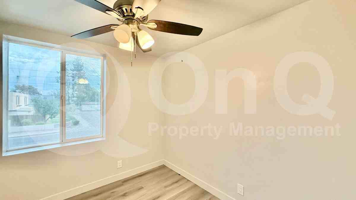 6108 West Townley Avenue - Photo 6 of 14