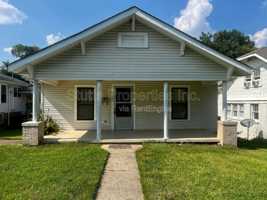 featured image of 209 E Mattielou St