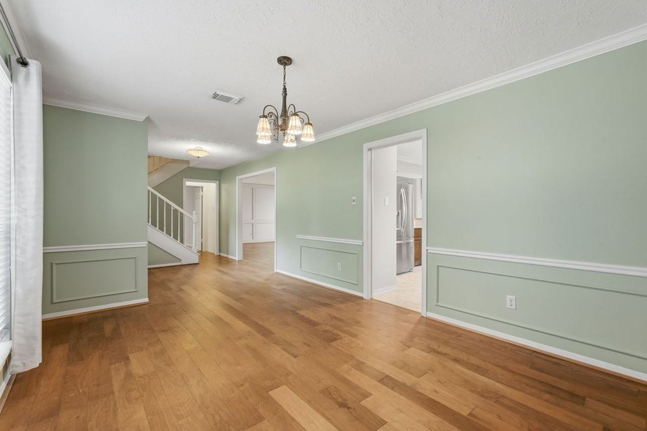 3823 Village Oaks Drive - Photo 5 of 25