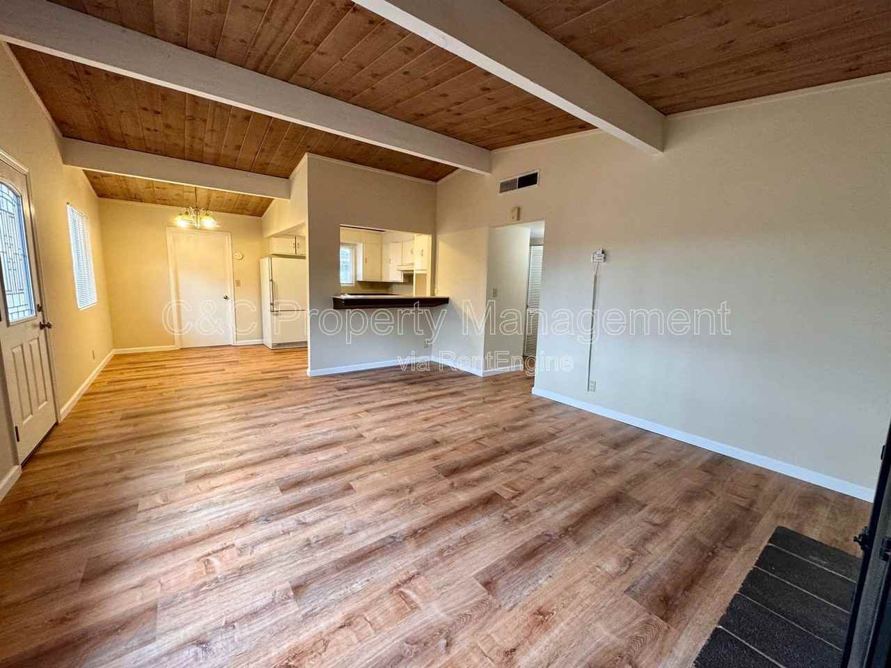 3055 Redwood Dr - Photo 2 of 14