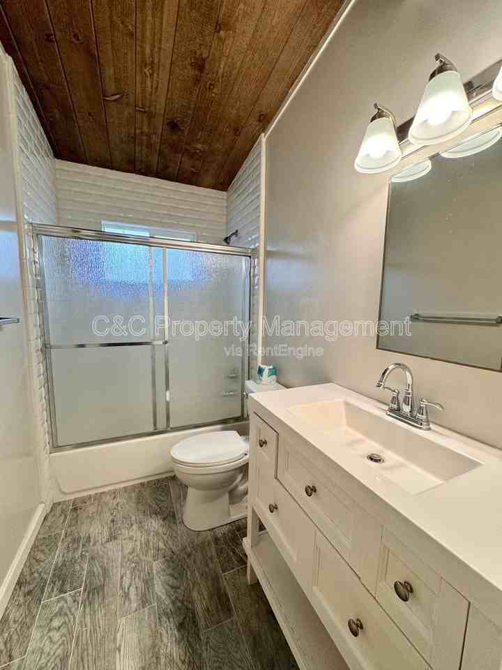 3055 Redwood Dr - Photo 6 of 14