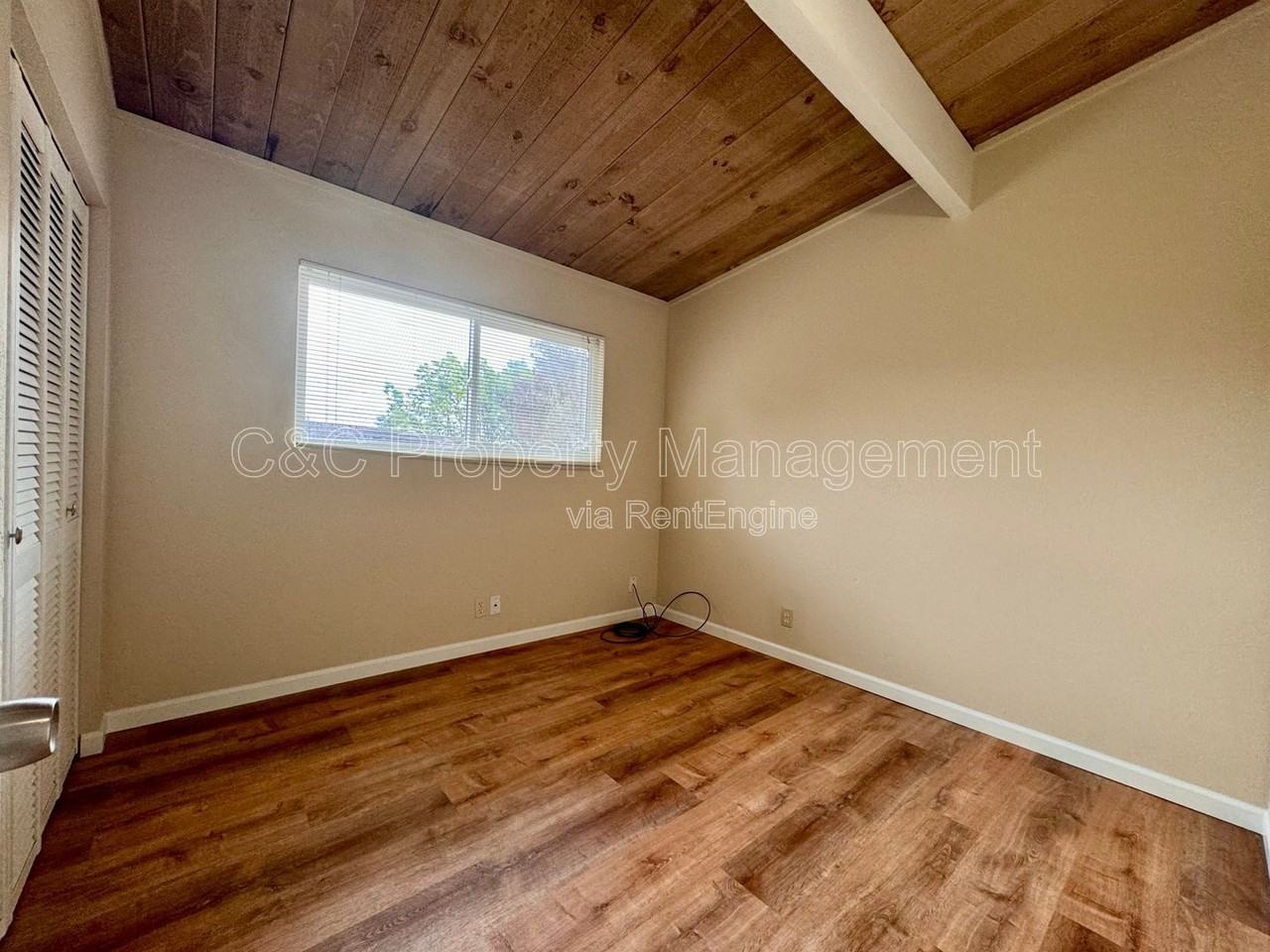 3055 Redwood Dr - Photo 7 of 14