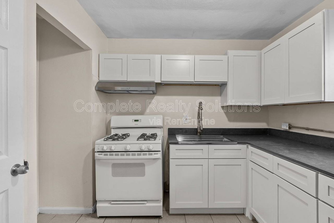 10140 Earl Dr - Photo 4 of 23