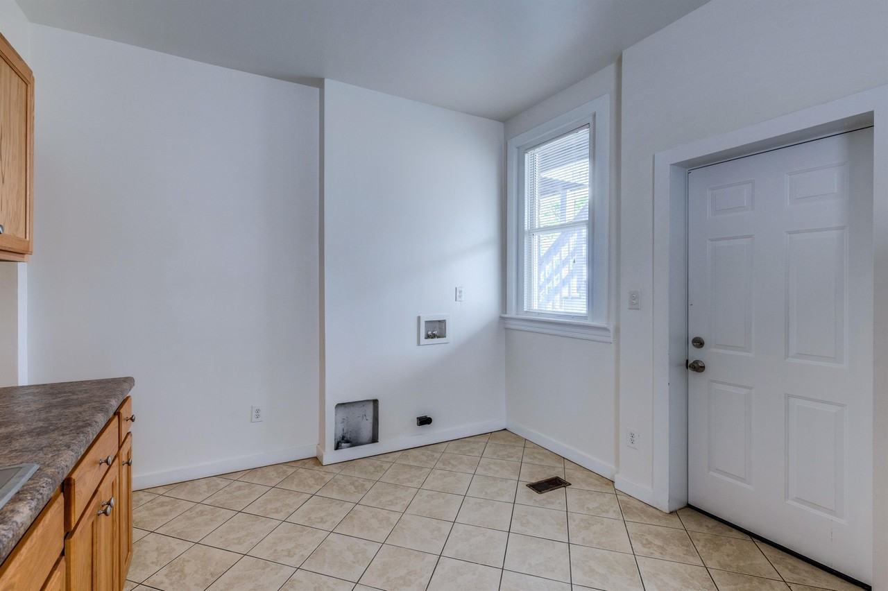 202 Welford St #B - Photo 5 of 21