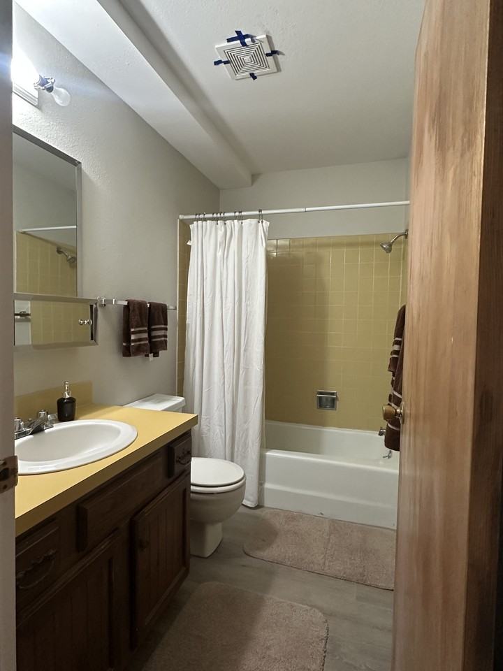 414 1st Street #B - Photo 7 of 10