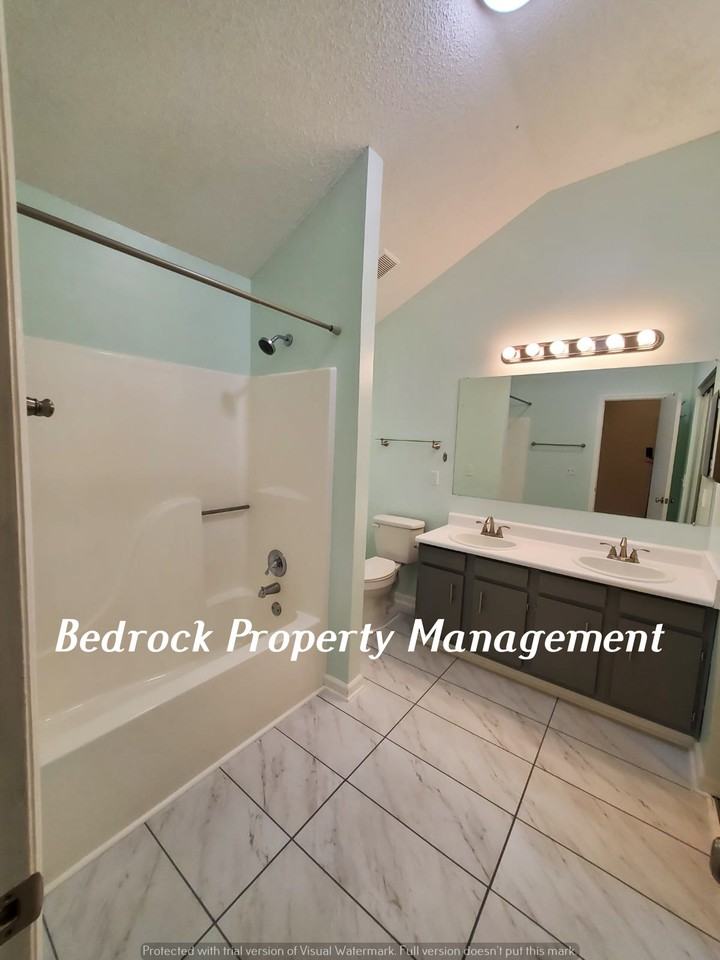 110 Fernwood Cir - Photo 2 of 16