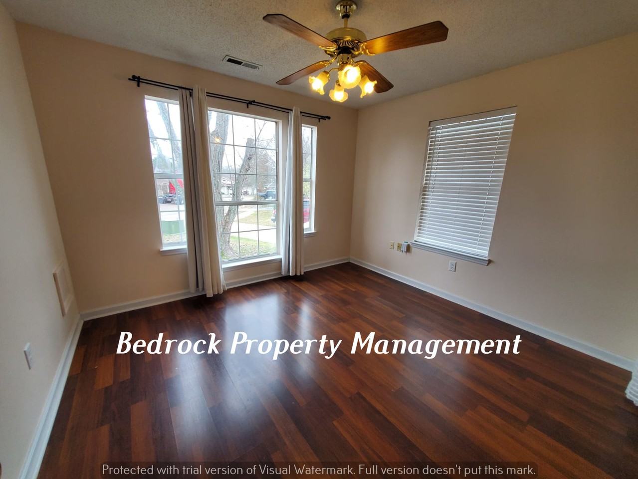 110 Fernwood Cir - Photo 3 of 16