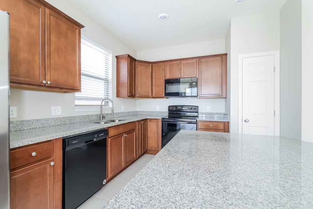 1733 Caymen Cove Circle - Photo 7 of 16