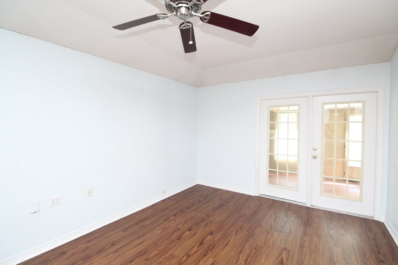 1128 Sweetbriar St - Photo 3 of 15