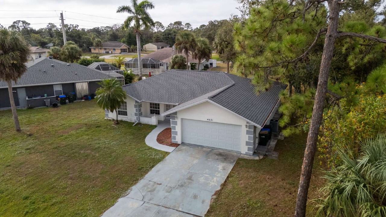 4021 Corvette Ln - Photo 4 of 43
