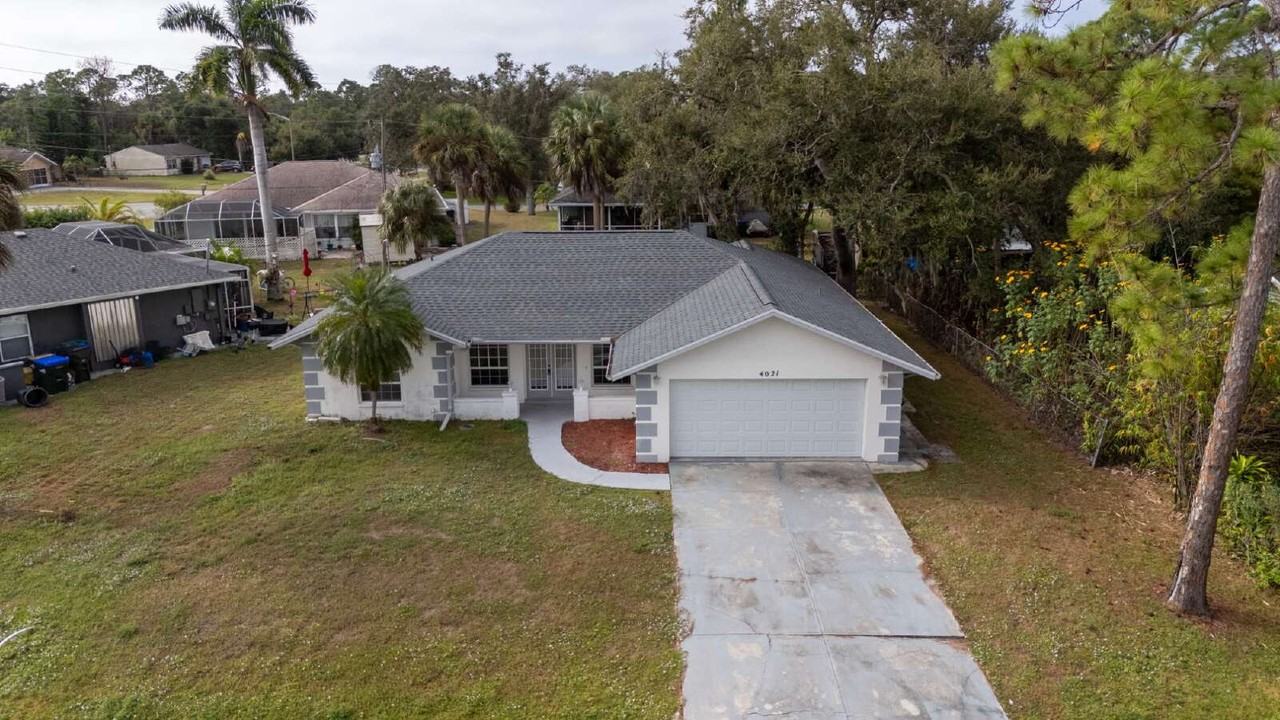 4021 Corvette Ln - Photo 5 of 43