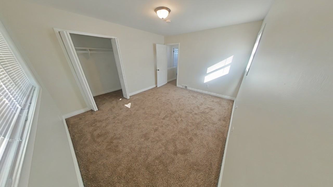 26200 Pinehurst Street - Photo 5 of 9