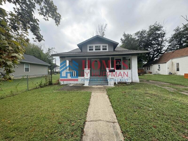 707 Jackson Avenue - Photo 3 of 19