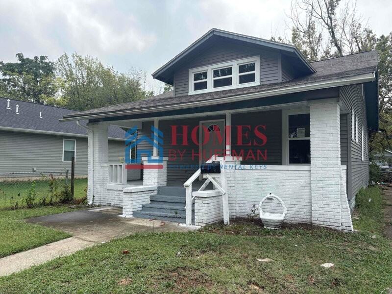 707 Jackson Avenue - Photo 4 of 19