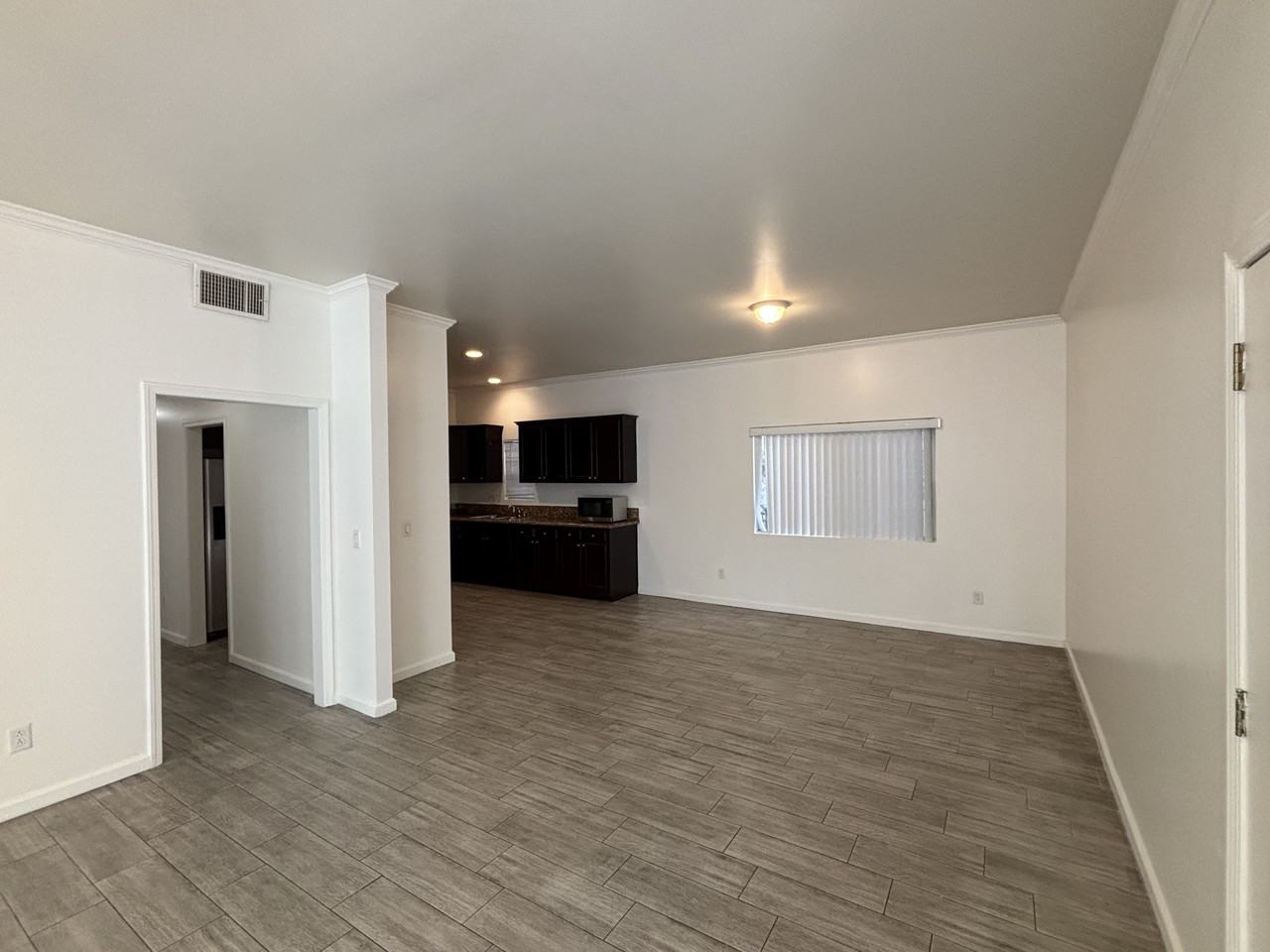 705 South Gramercy Place - Photo 4 of 12