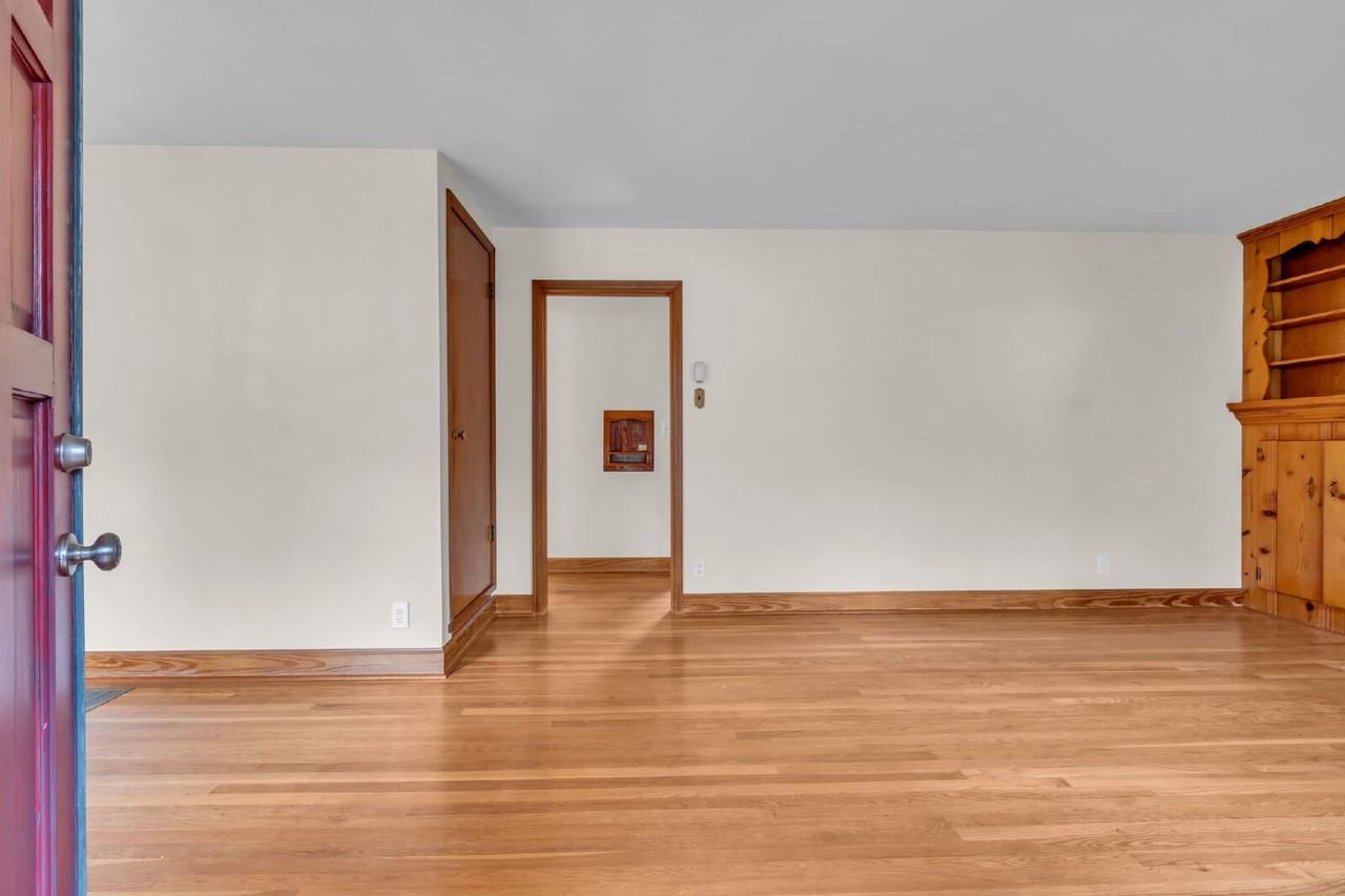 2416 Pafford Dr - Photo 4 of 33