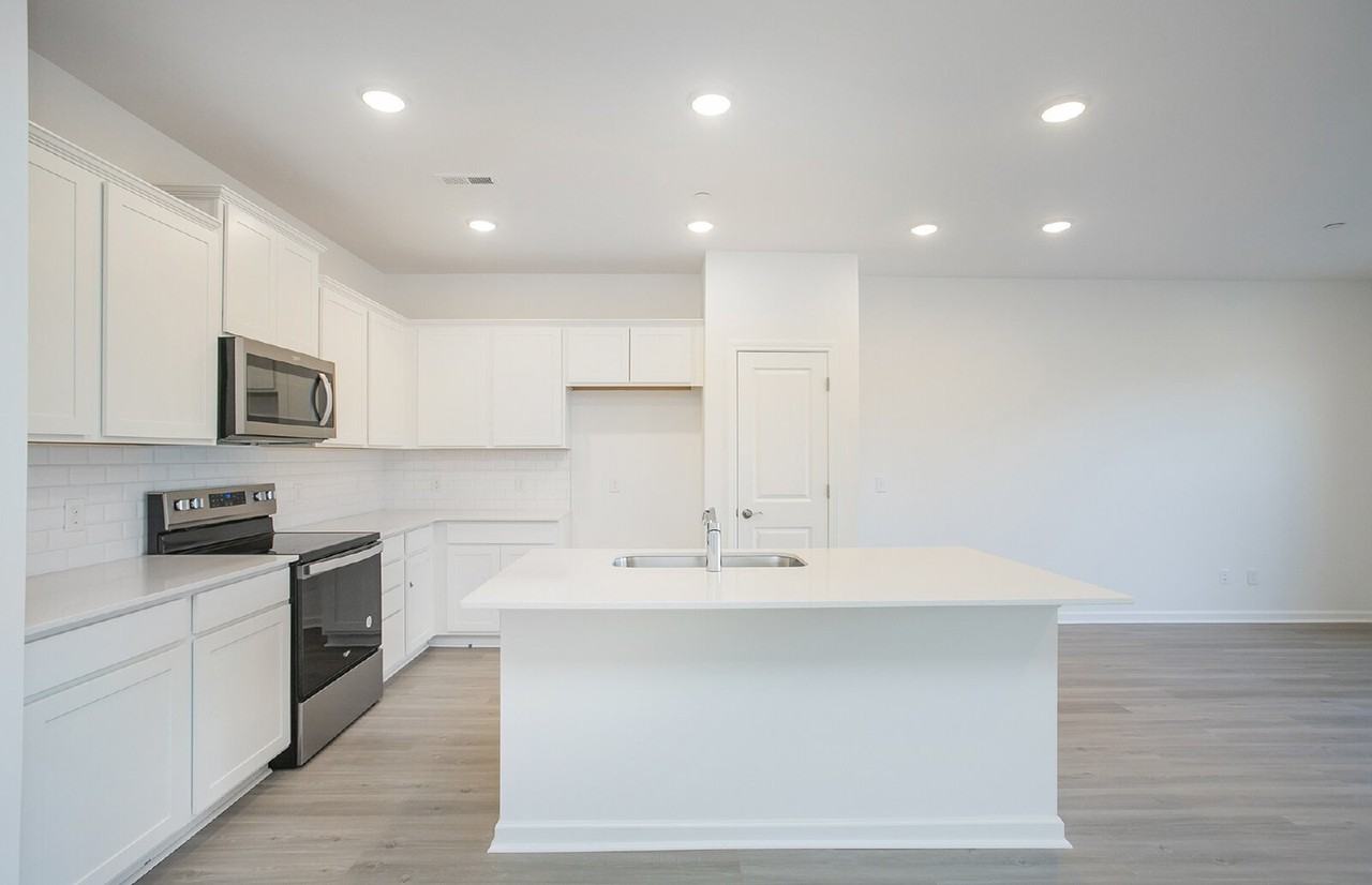 7110 Mapleside Ln - Photo 2 of 49