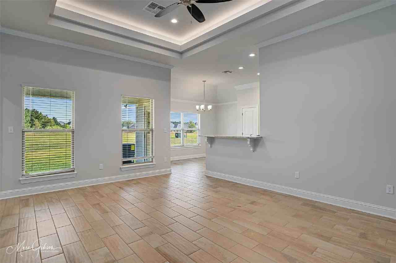 260 Sedgewick Ave - Photo 3 of 17