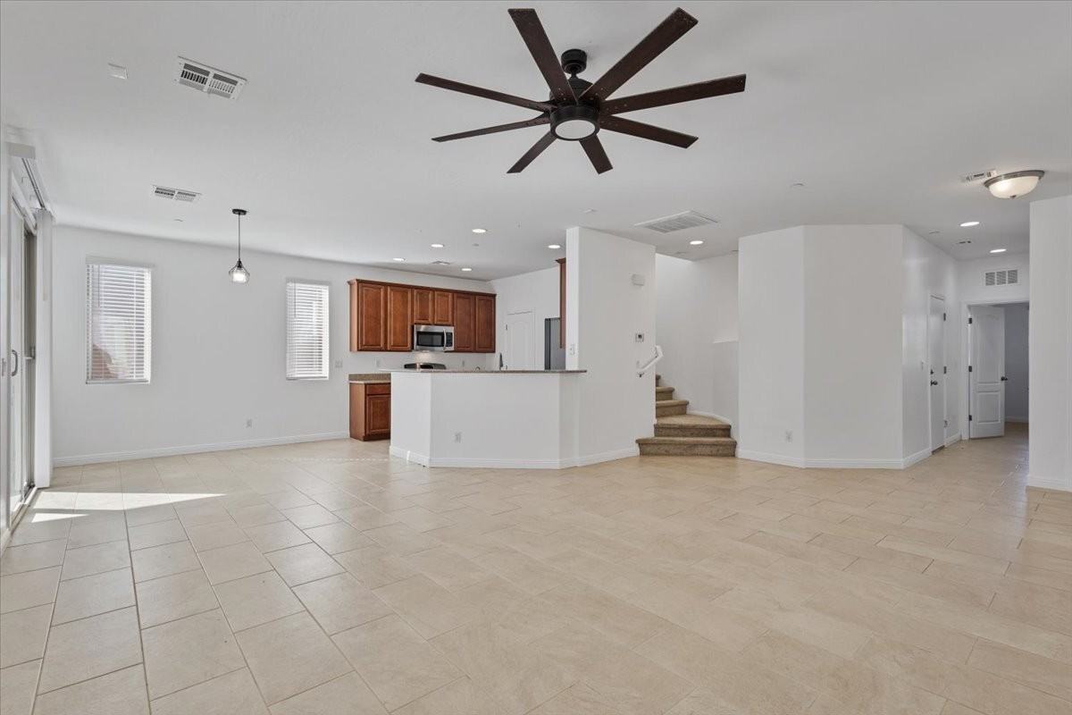 1021 Valley Light Ave - Photo 3 of 35