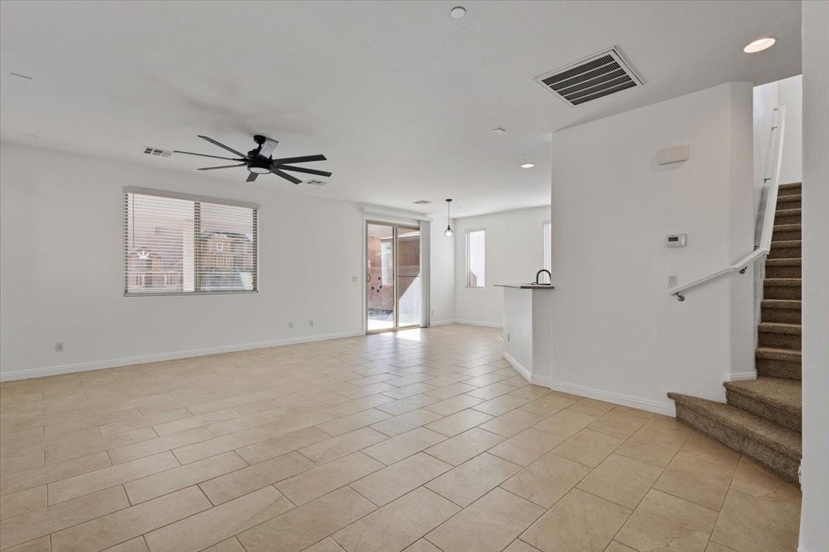 1021 Valley Light Ave - Photo 4 of 35