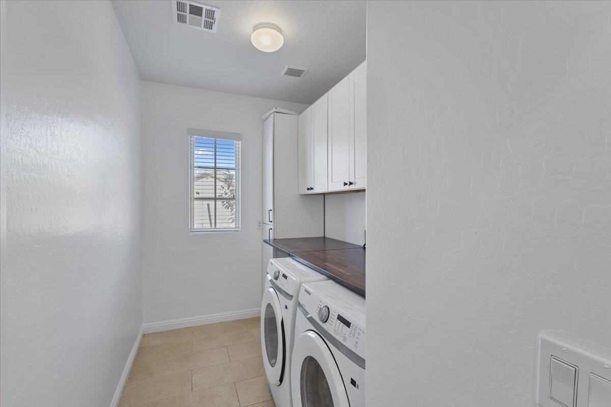 1021 Valley Light Ave - Photo 7 of 35