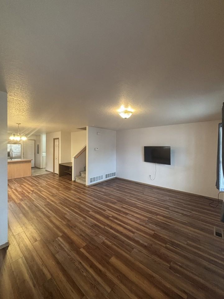 2021 West Kent Avenue - Photo 2 of 18